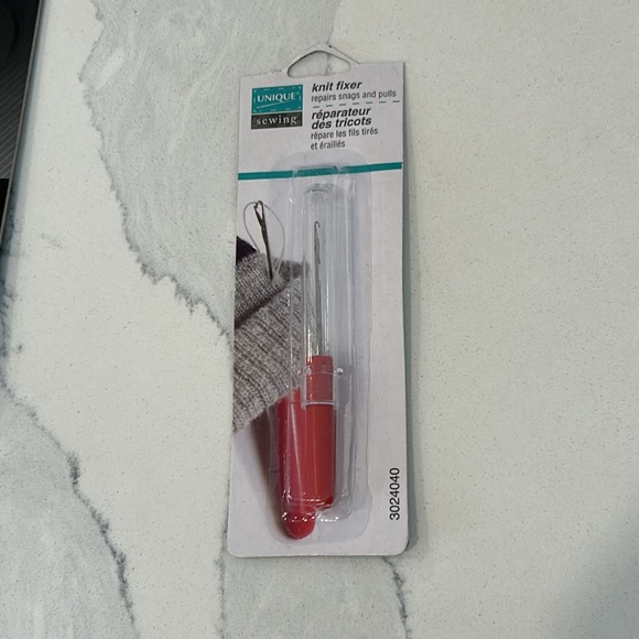 NWT Poshers Bundle Fiskars Fabric Snips & Knit Fixer Tool - Picture 6 of 8